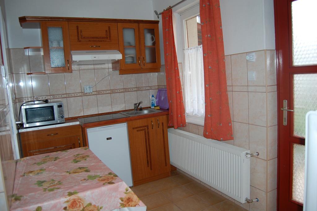 וישגרד Zach Klara Utcai Apartman מראה חיצוני תמונה