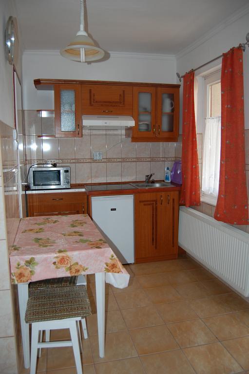 וישגרד Zach Klara Utcai Apartman מראה חיצוני תמונה